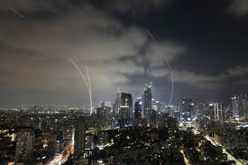 அமெரிக்கத் தூதரகம் மீது ஈரான் ஏவுகணைத் தாக்குதல்